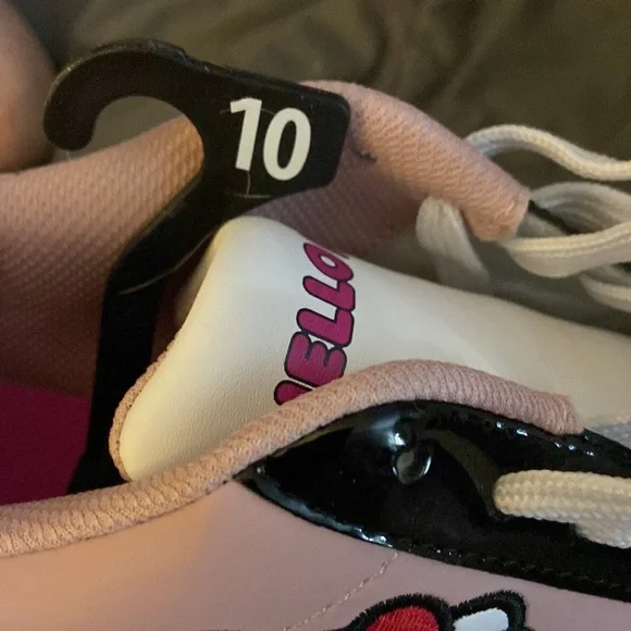Hello Kitty Sanrio Women's /Teen's Pink Casual Court Fashion Shoe size 10 NWT 👋😸 - Picture 9 of 9